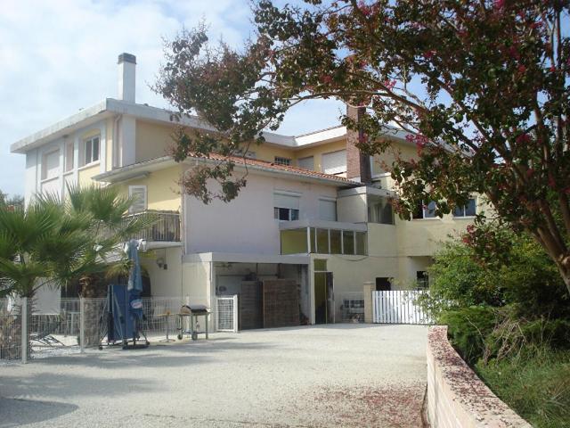 Maison de rapport Cagnotte 24 pièce s 760 m2