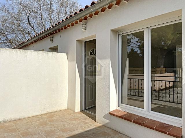 Maison de Type 2 de plain pied en campagne de Berre l'étang avec terrasse, Berre l etang