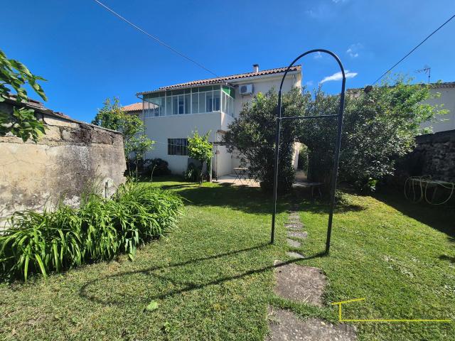 Maison de type 3 avec grand garage à vendre en Ardèche