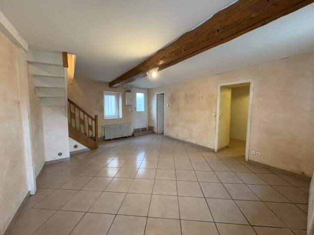MAISON DE TYPE 3 61 M2 AVEC GARAGE ET COUR EN CENTRE VILLE CASTELNAUDARY