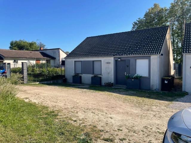 Maison de type T4 de 74m² située à GIREMOUTIERS