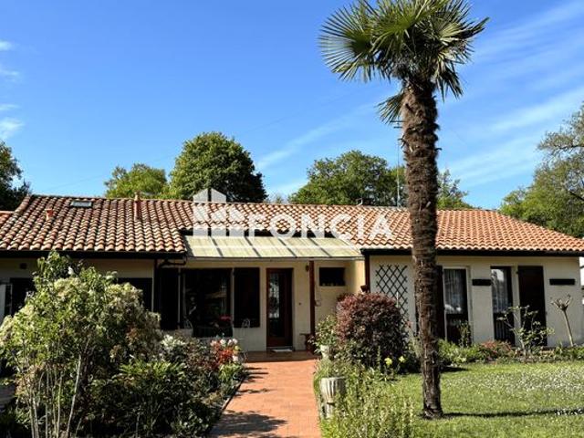 Maison de type t5, 3 chambres, veranda, grenier amenage, atelier, garage et jardin