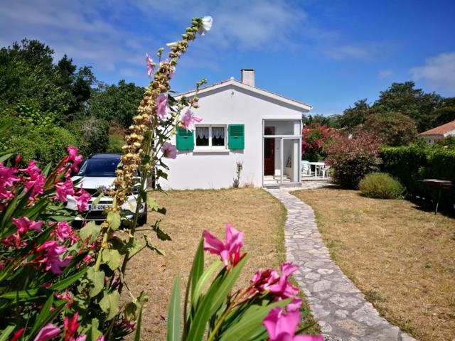 MAISON DE VACANCES