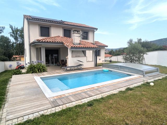 Maison de vie familiale confortable sans travaux avec jardin. 116m² Foix