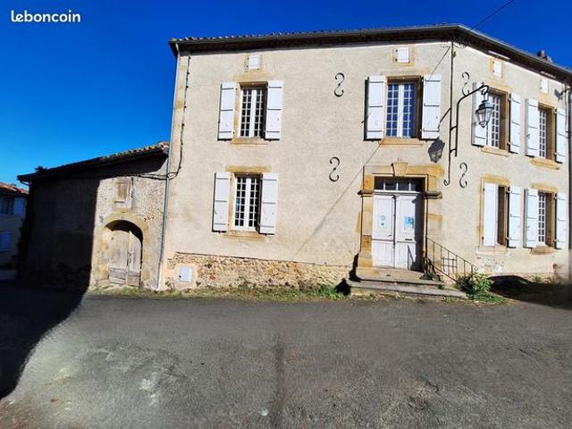 Maison de village 4 pièces 234 m²
