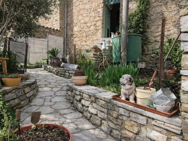 MAISON DE VILLAGE 4 PIECES DE 87m2 DANS LA VALLEE DE LA VIS