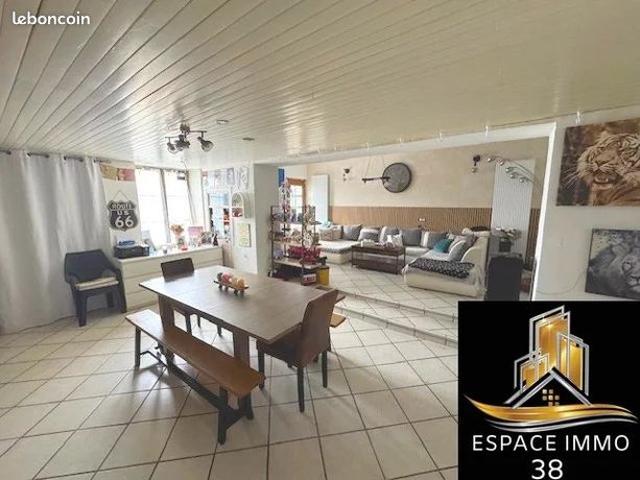 Maison de village 5 pièces 165 m²