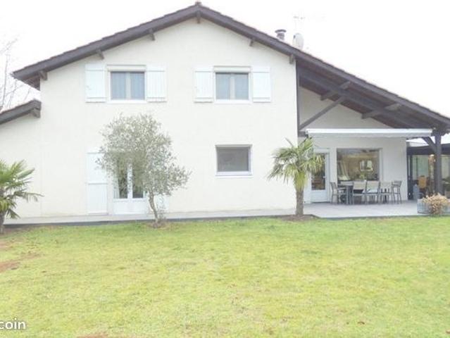 Maison de village 5 pièces 205 m²