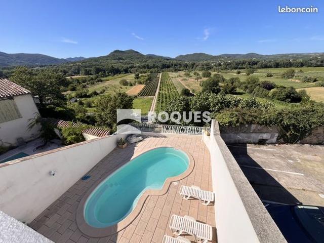 Maison de village 5 pièces 230 m²