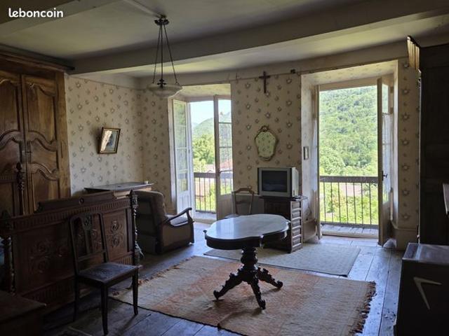 Maison de village 5 pièces 260 m²