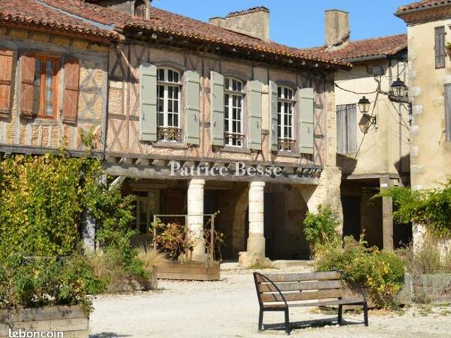 Maison de village 5 pièces 270 m²