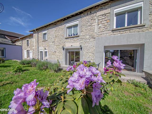 Maison de village 5 pièces 324 m²