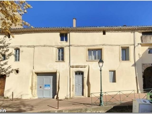 Maison de village 5 pièces 377 m²