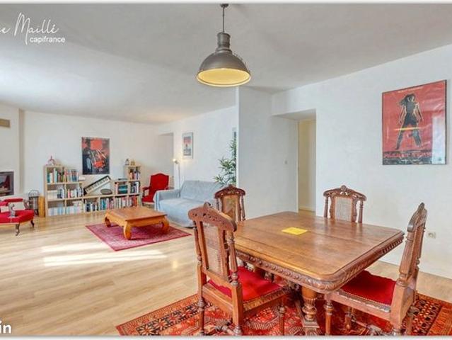 Maison de village 5 pièces 377 m²