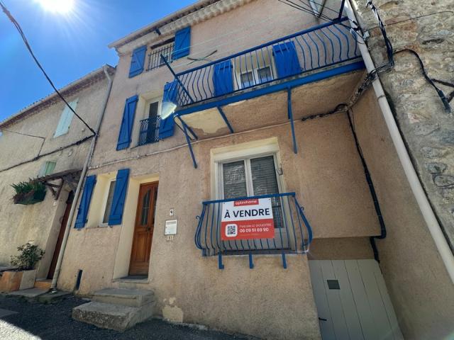 Maison de village, 5 pièces avec cour et garage VINON SUR VERDON 83