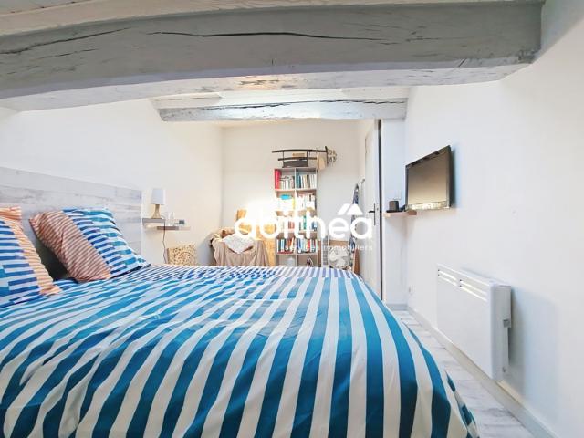 MAISON DE VILLAGE | 64M2 | 2 CHAMBRES MANSARDÉES | COUR EXT