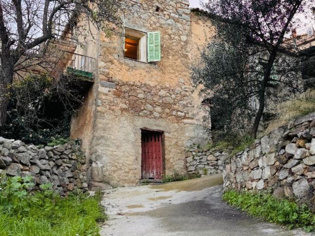 MAISON DE VILLAGE