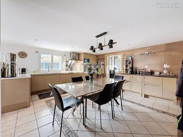 Maison de village 6 pièces 186 m²