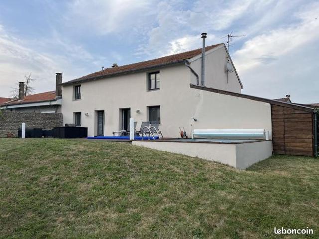 Maison de village 6 pièces 198 m²