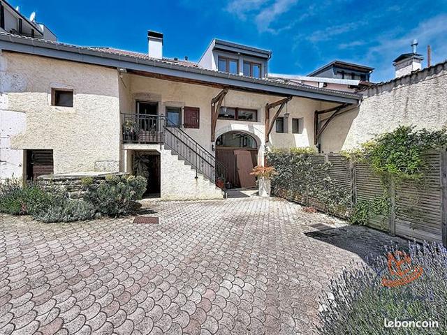 Maison de village 6 pièces 200 m²