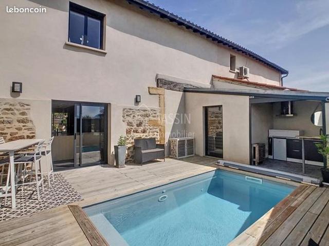 Maison de village 6 pièces 204 m²