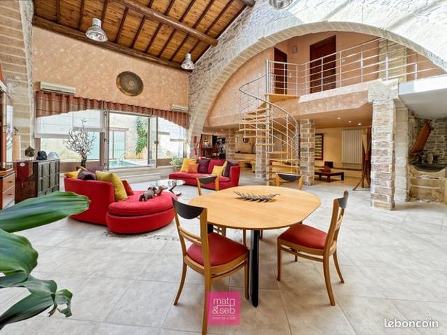 Maison de village 6 pièces 219 m²