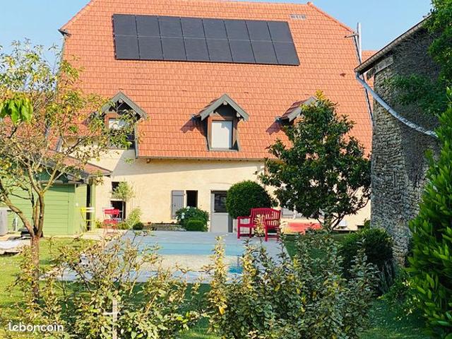 Maison de village 6 pièces 230 m²
