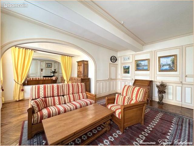 Maison de village 6 pièces 231 m²