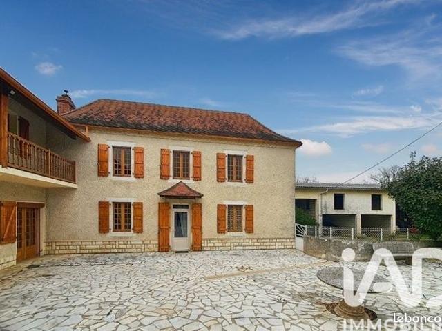 Maison de village 6 pièces 238 m²