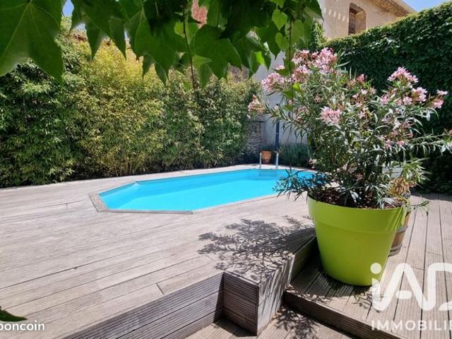 Maison de village 6 pièces 240 m²
