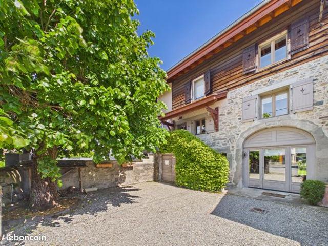 Maison de village 6 pièces 326 m²