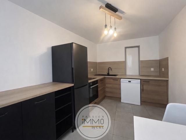 Maison de village 77 m2 avec terrasse Peyruis