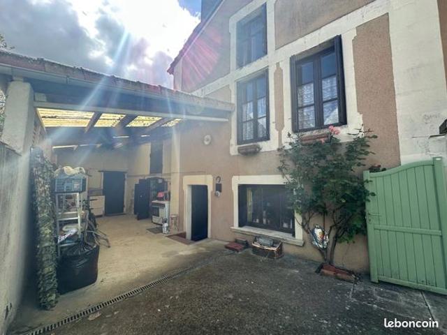 Maison de village 77 m² Saint Martin la Pallu