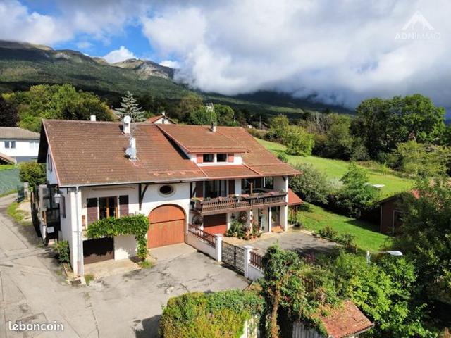Maison de village 7 pièces 210 m²