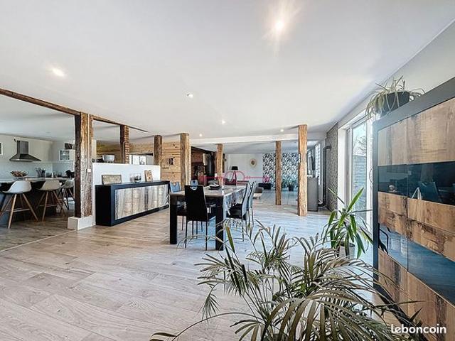 Maison de village 7 pièces 242 m²