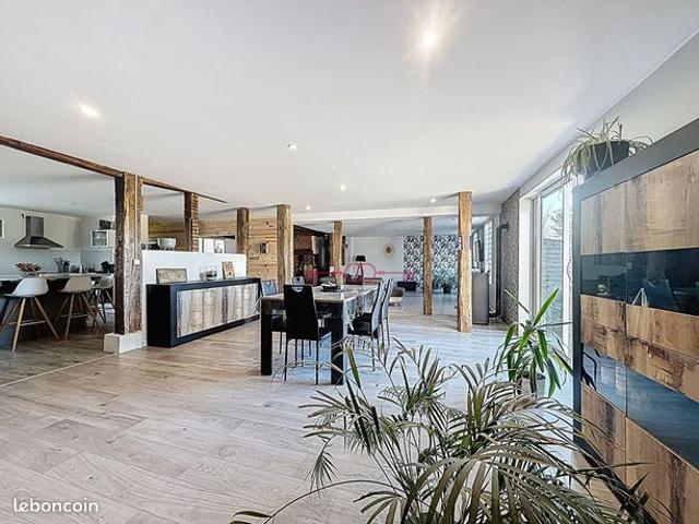 Maison de village 7 pièces 242 m²