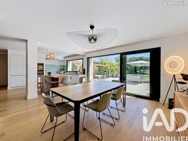 Maison de village 7 pièces 247 m²