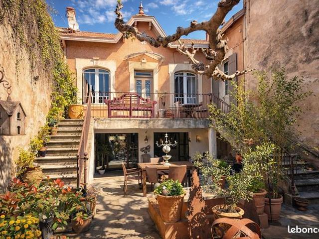 Maison de village 7 pièces 253 m²