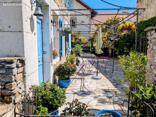 Maison de village 7 pièces 302 m²