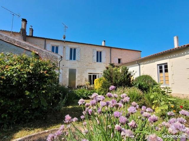 Maison de village 7 pièces 315 m²