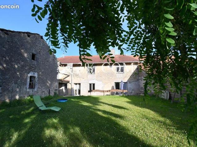 Maison de village 7 pièces 390 m²