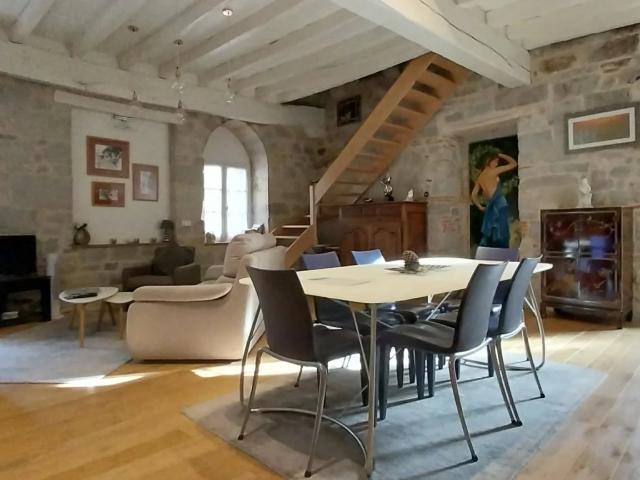 MAISON DE VILLAGE