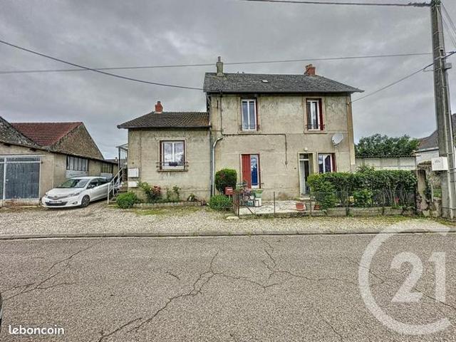 Maison de village 8 pièces 136 m²