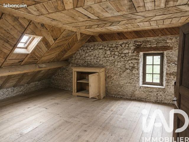 Maison de village 8 pièces 150 m²
