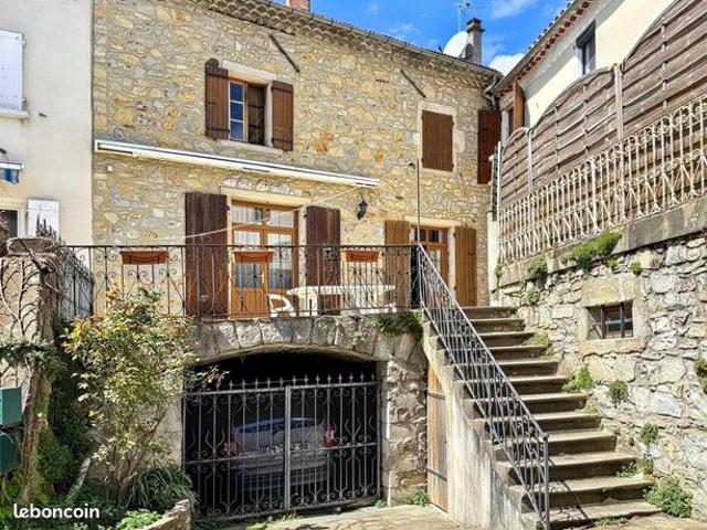 Maison de village 8 pièces 176 m²