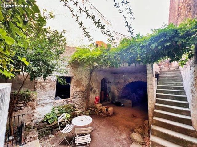 Maison de village 8 pièces 207 m²