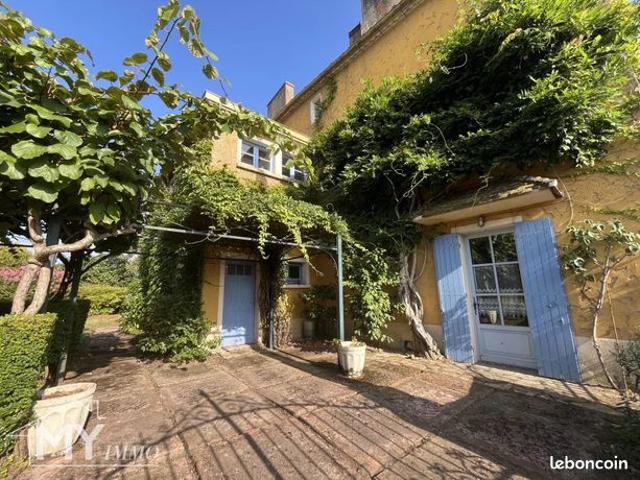 Maison de village 8 pièces 210 m²