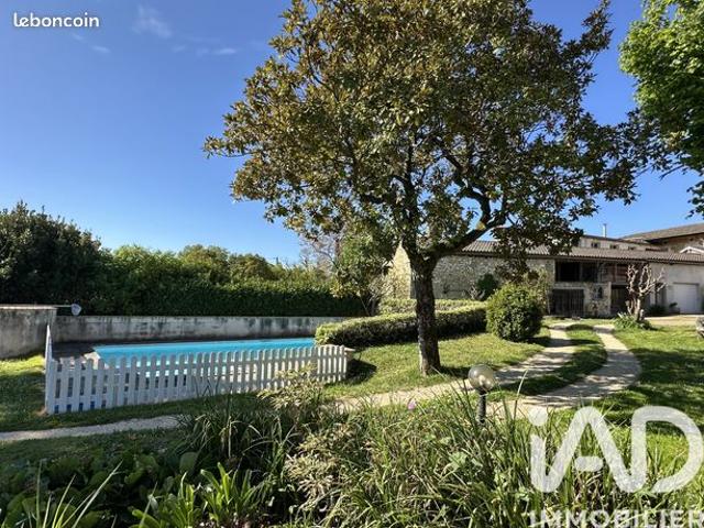 Maison de village 8 pièces 220 m²