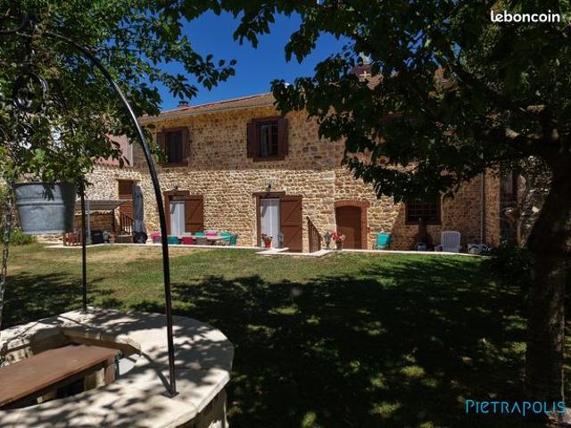 Maison de village 8 pièces 221 m²
