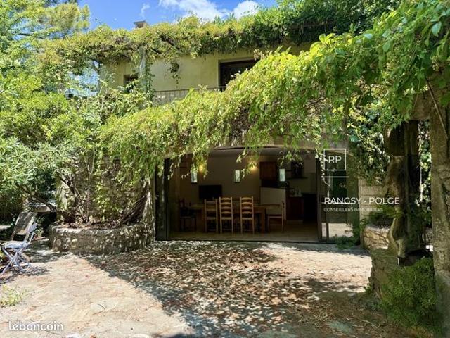 Maison de village 8 pièces 225 m²